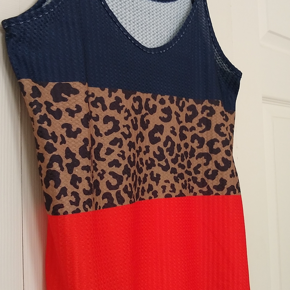 TriBlock Color Tank - Picture 2 of 7